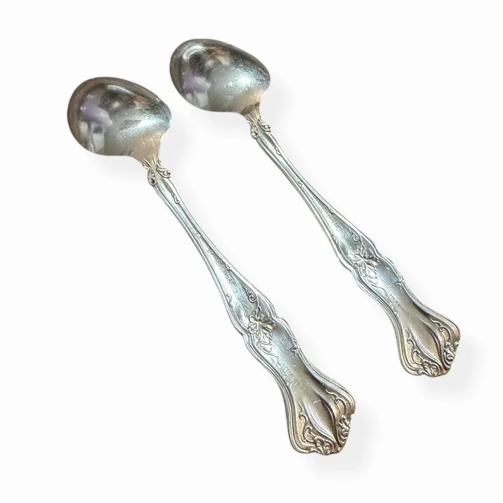 1847 Rogers‎ Bros VINTAGE Grapes 1904 Silverplate - Lot of (2) Serving Spoons